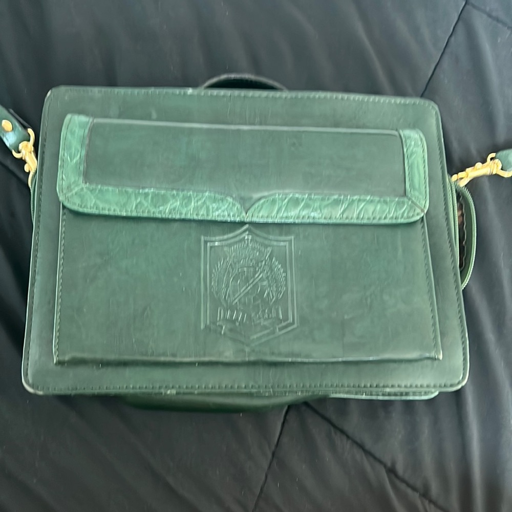 ** SOLD**Belle rose crossbody bag